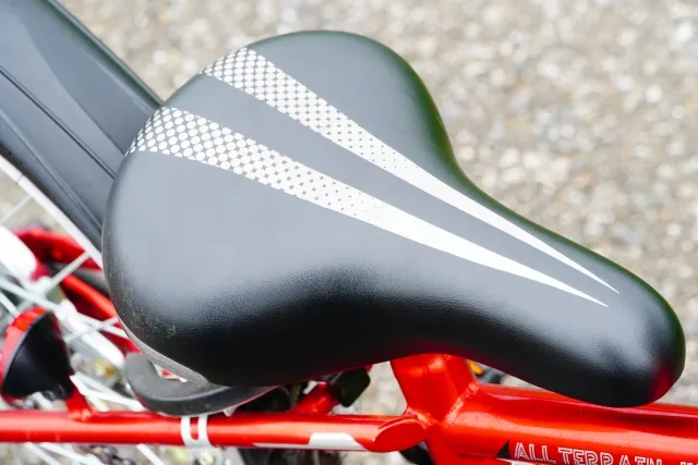 自転車 サドルカバー ブラックｘブルー カバー 低反発 衝撃吸収 通気性