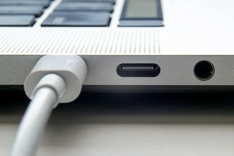 MacBookが充電できないときの7つの対処法を難易度順に解説！